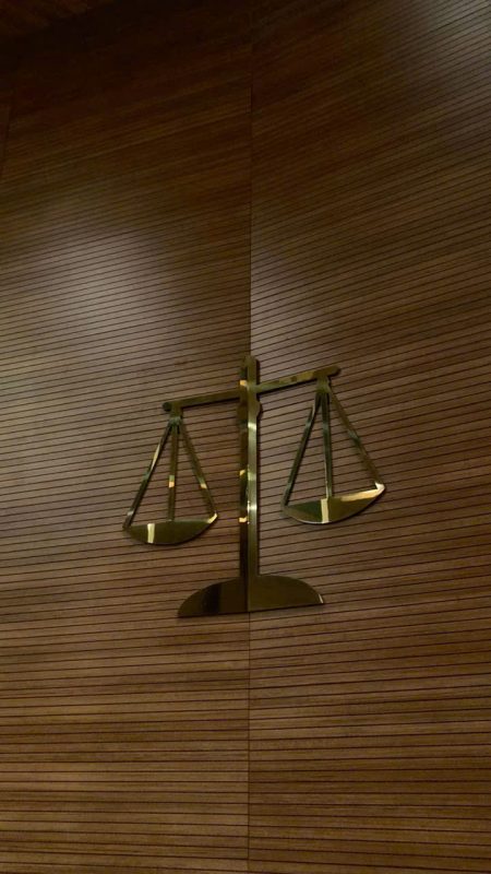 Nội Dung Vụ Án Tranh chấp Hợp đồng ủy quyền; Đòi lại tài sản là giấy chứng nhận quyền sử dụng đất; Tranh chấp Hợp đồng chuyển nhượng quyền sử dụng đất